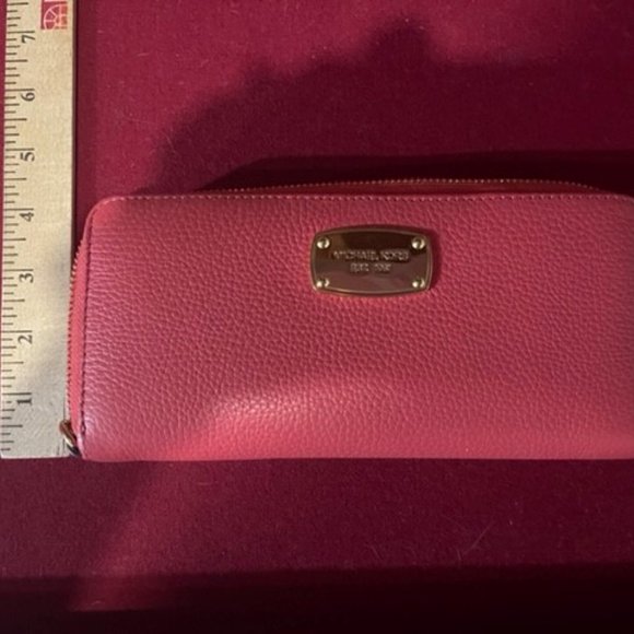 Michael Kors wallet - Picture 4 of 4